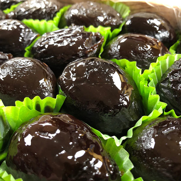 A zoom on the stuffed plum-prunes