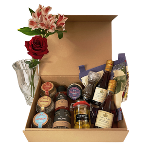 Best Chef's Coronation gift box with rose in a vase on the side