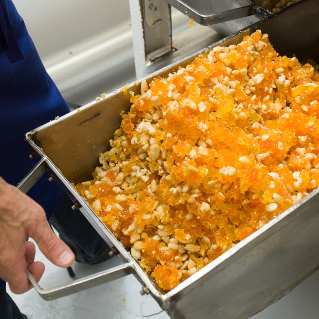 Preparation of the purée of premium almonds &amp; candied fruits at Léonard Parli&
