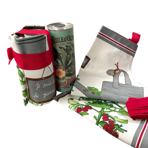 Beauty & Nature Gift Set to celebrate Moms with folded apron on the side