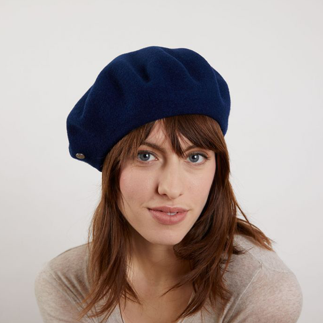 Laulhère's 100% merino wool authentic beret - blue Laulhère - worn by model