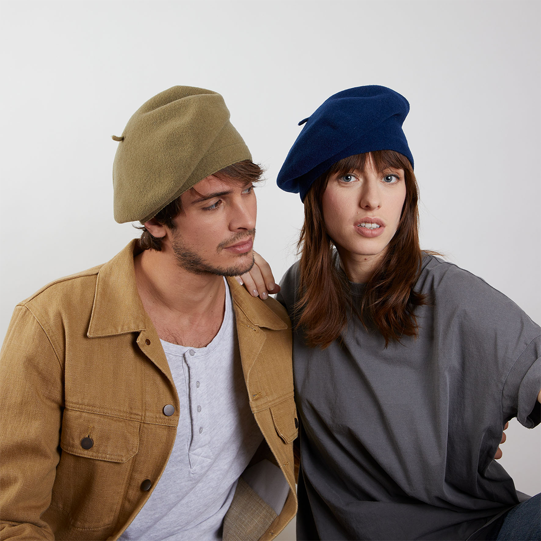 Two models wearing Luna berets